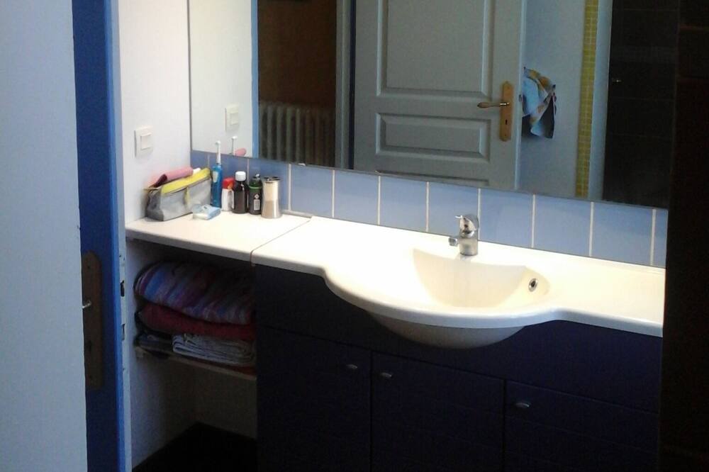 Photo of Bathroom in Maransin