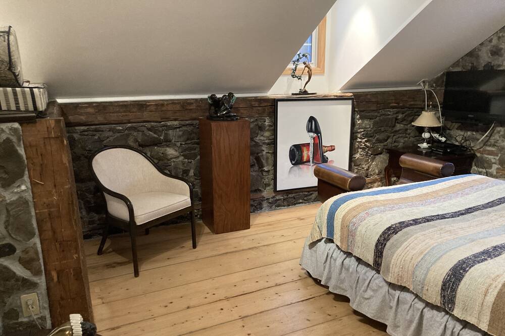 Photo of Bedroom in Magog