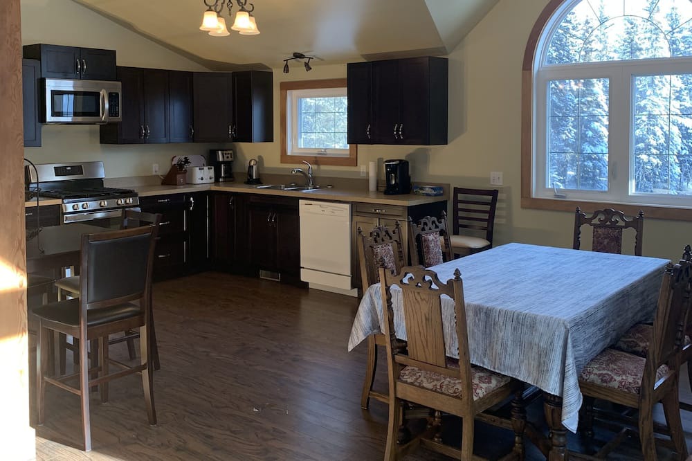 Photo of Livingroom in Calgary