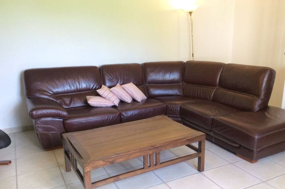 Photo of Livingroom in Auxy