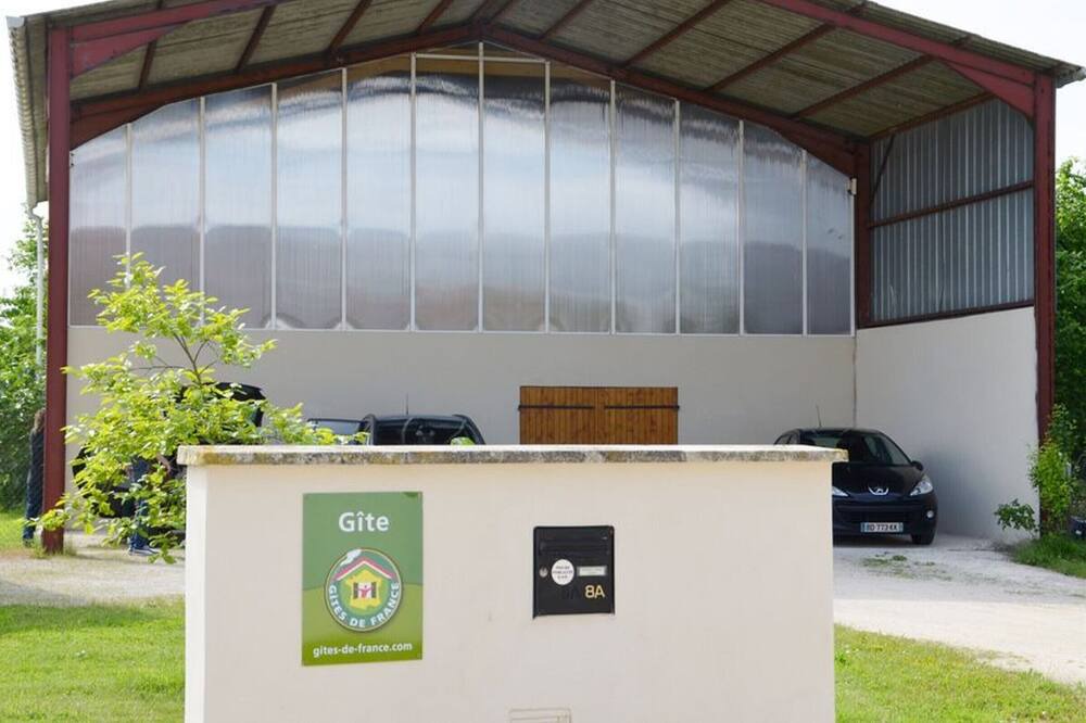 Photo of Outdoor in Auxy
