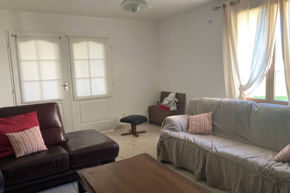 Photo of Livingroom in Auxy