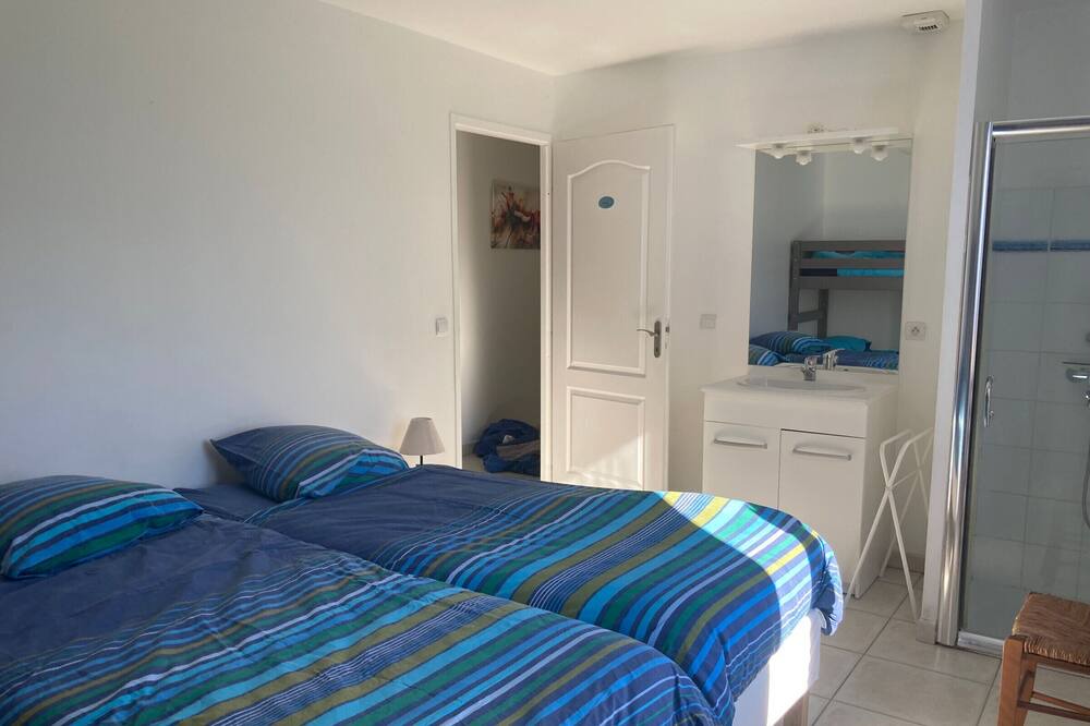 Photo of Bedroom in Auxy