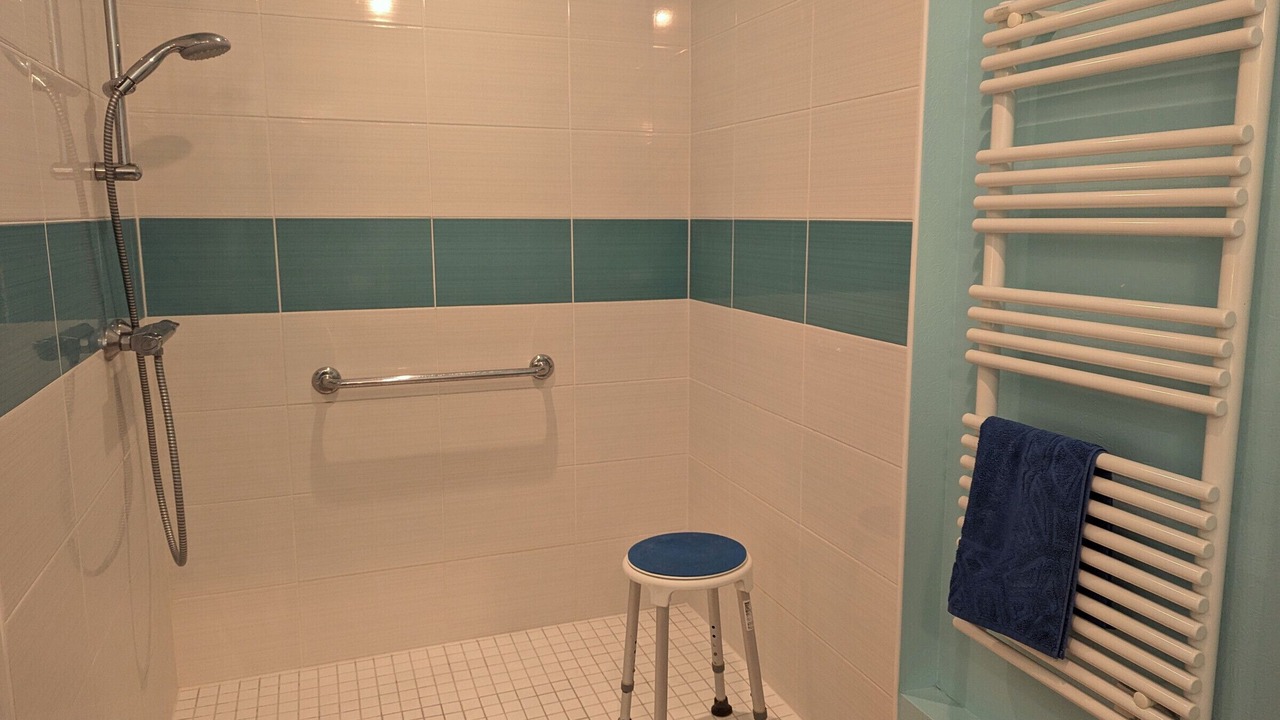 Photo of Bathroom in Vennecy