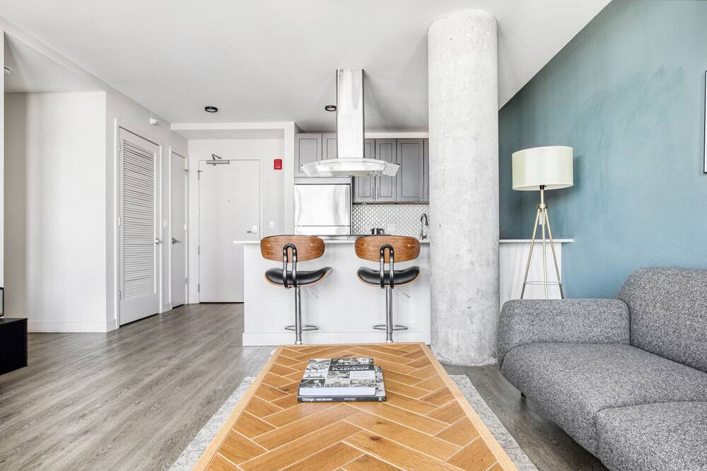 Photo of Livingroom in Lake View East
