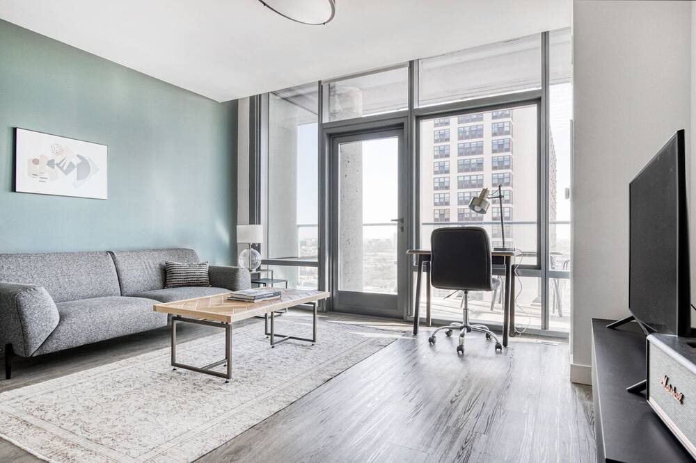 Photo of Livingroom in Lake View East