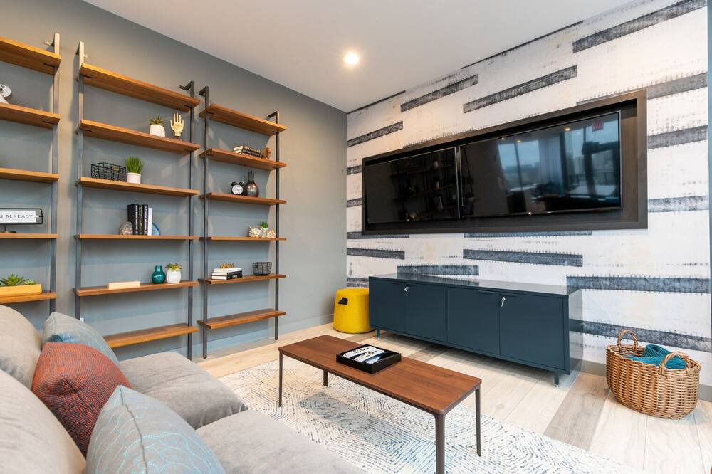 Photo of Livingroom in Lake View East