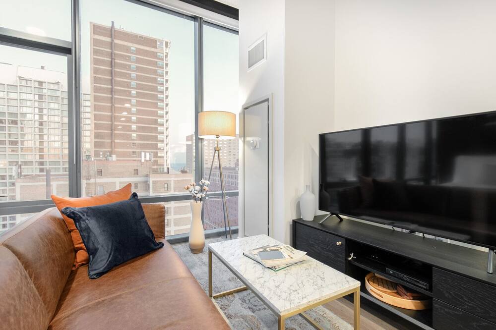 Photo of Livingroom in Lake View East