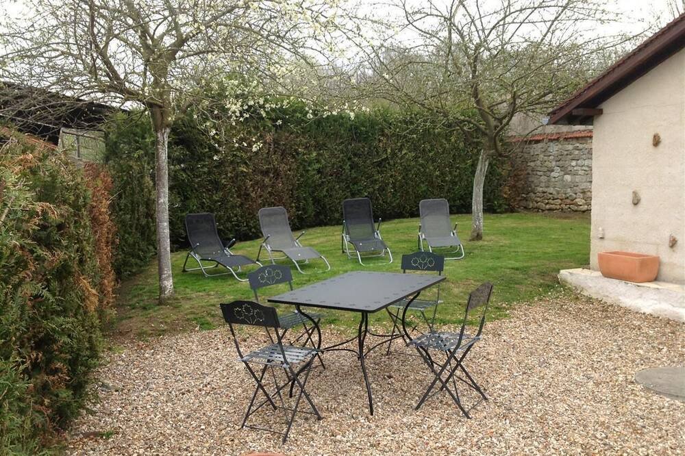 Photo of Outdoor in Saint-Etienne-sous-Bailleul
