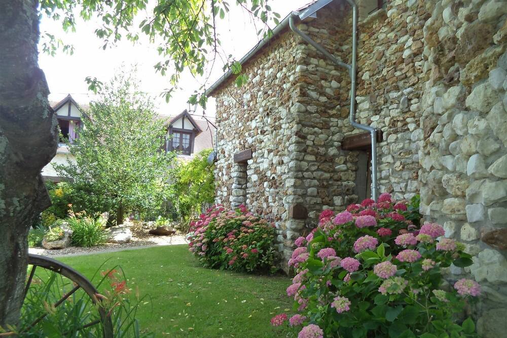 Photo of Outdoor in Saint-Etienne-sous-Bailleul