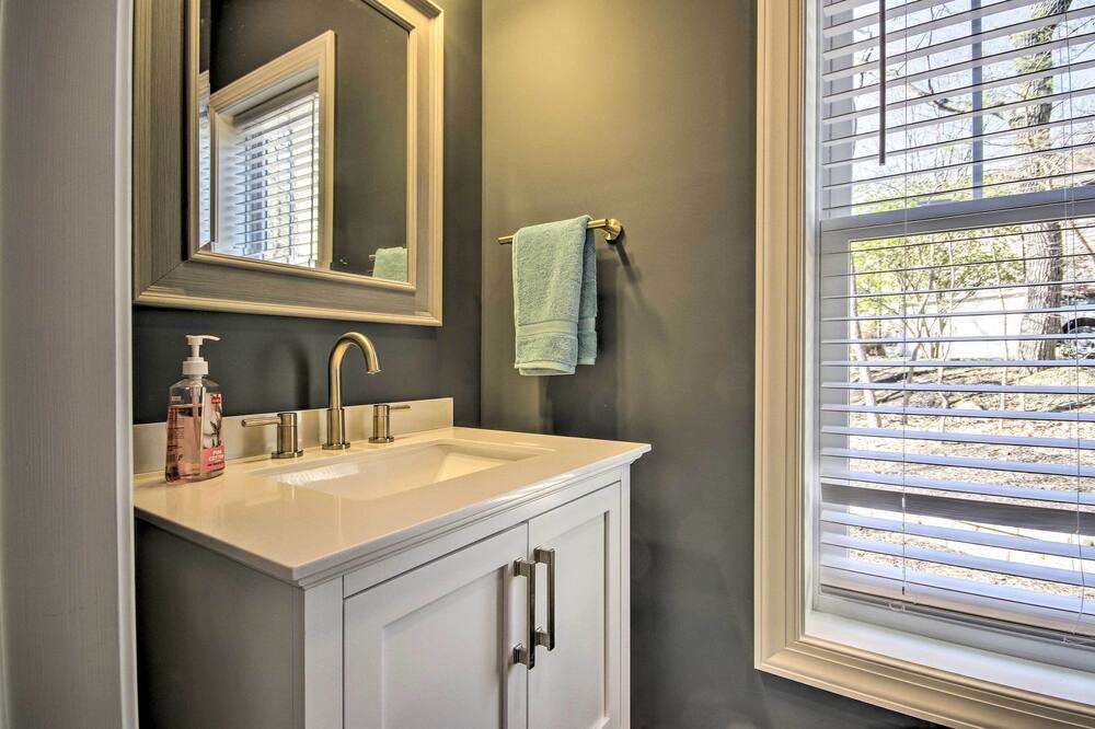 Photo of Bathroom in Massanutten