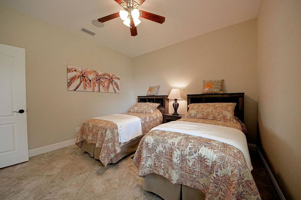 Photo of Bedroom in Rotonda Sands