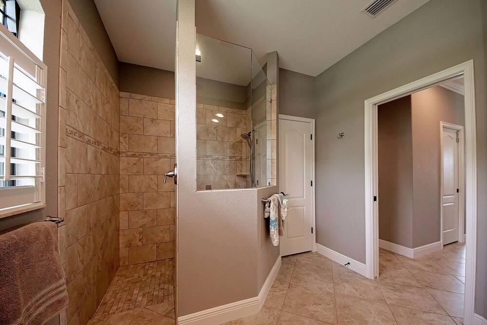 Photo of Bathroom in Rotonda Sands