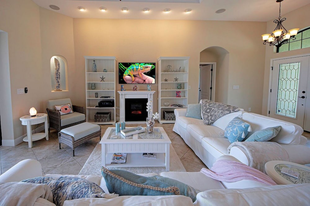 Photo of Livingroom in Rotonda Sands