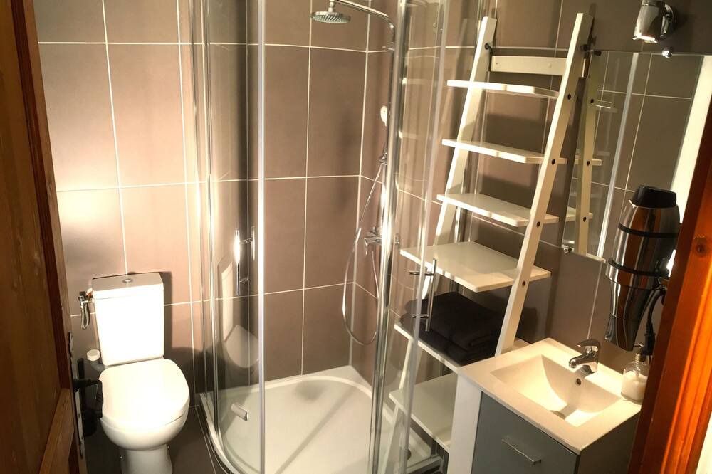 Photo of Bathroom in Bernieres-sur-Mer