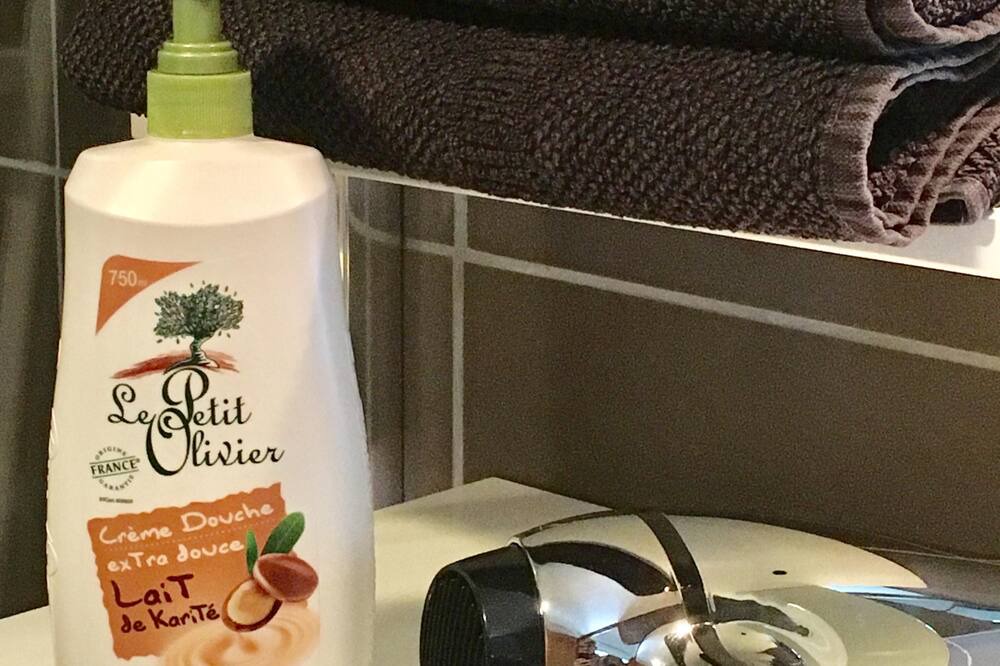 Photo of Bathroom in Bernieres-sur-Mer