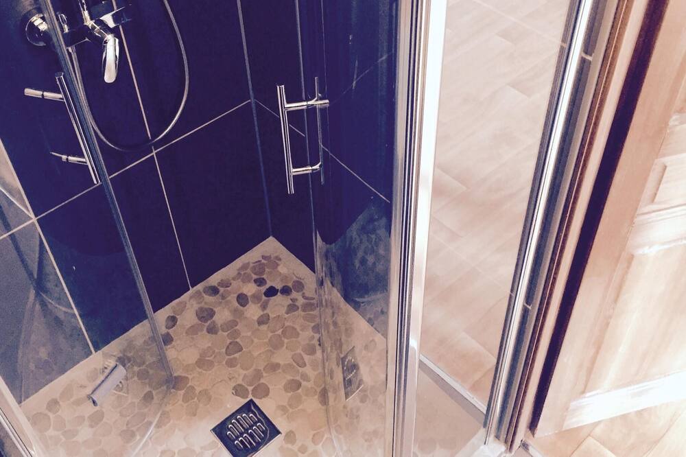 Photo of Bathroom in Bernieres-sur-Mer