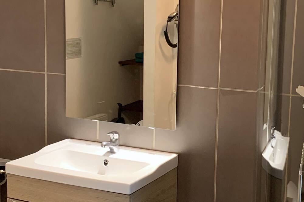 Photo of Bathroom in Bernieres-sur-Mer