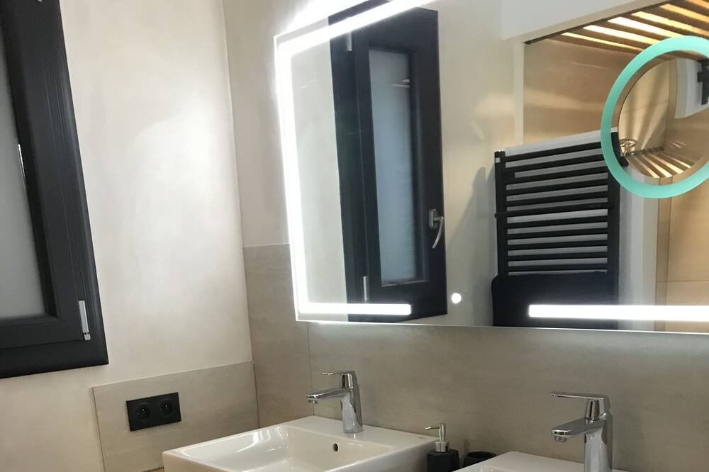 Photo of Bathroom in Barcelonnette
