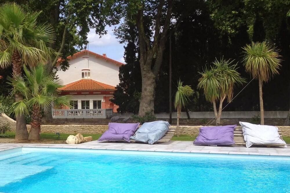Photo of Outdoor in Saint-Genis