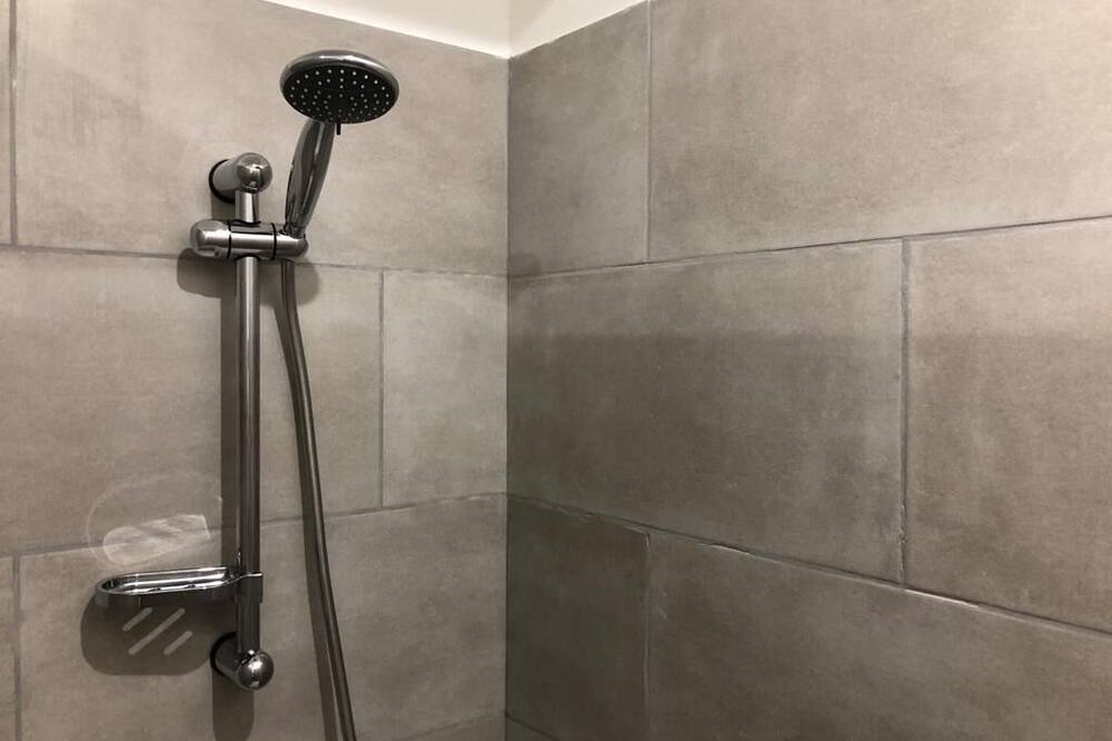 Photo of Bathroom in Saint-Genis