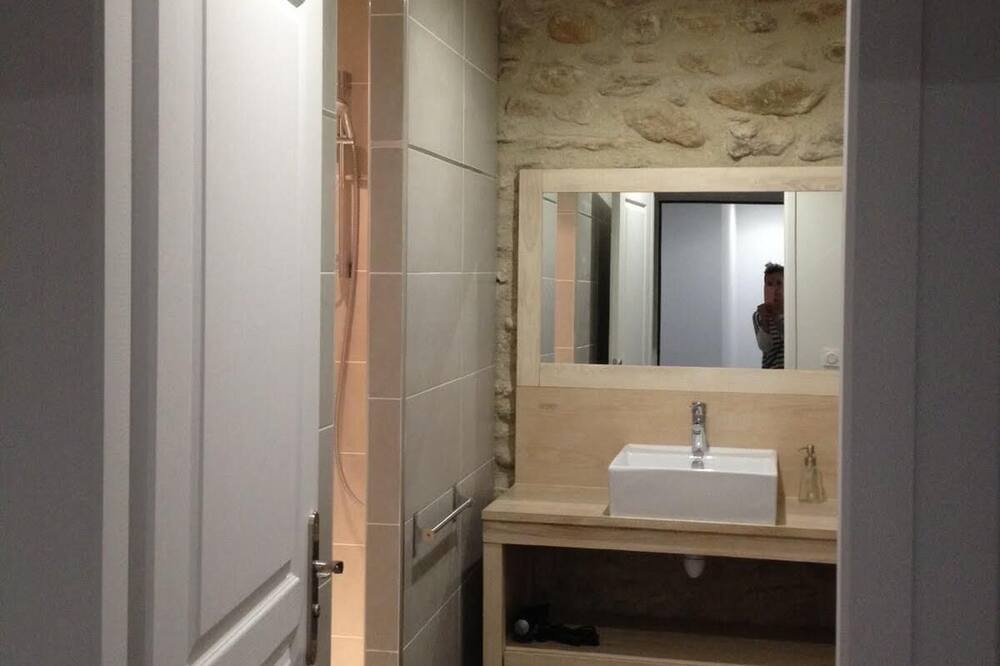 Photo of Bathroom in Saint-Genis