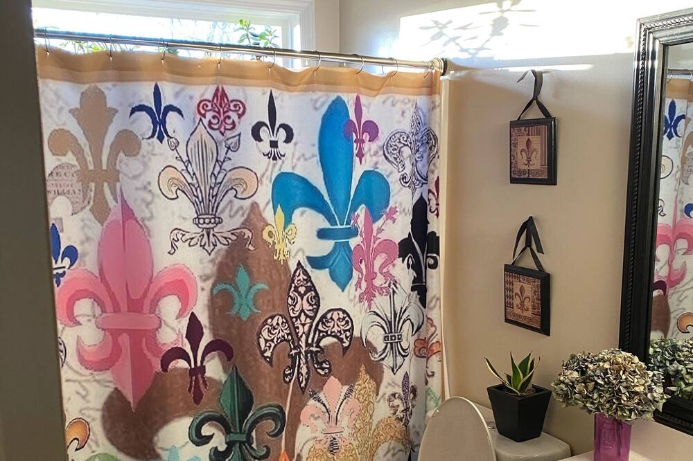Photo of Bathroom in Guntersville