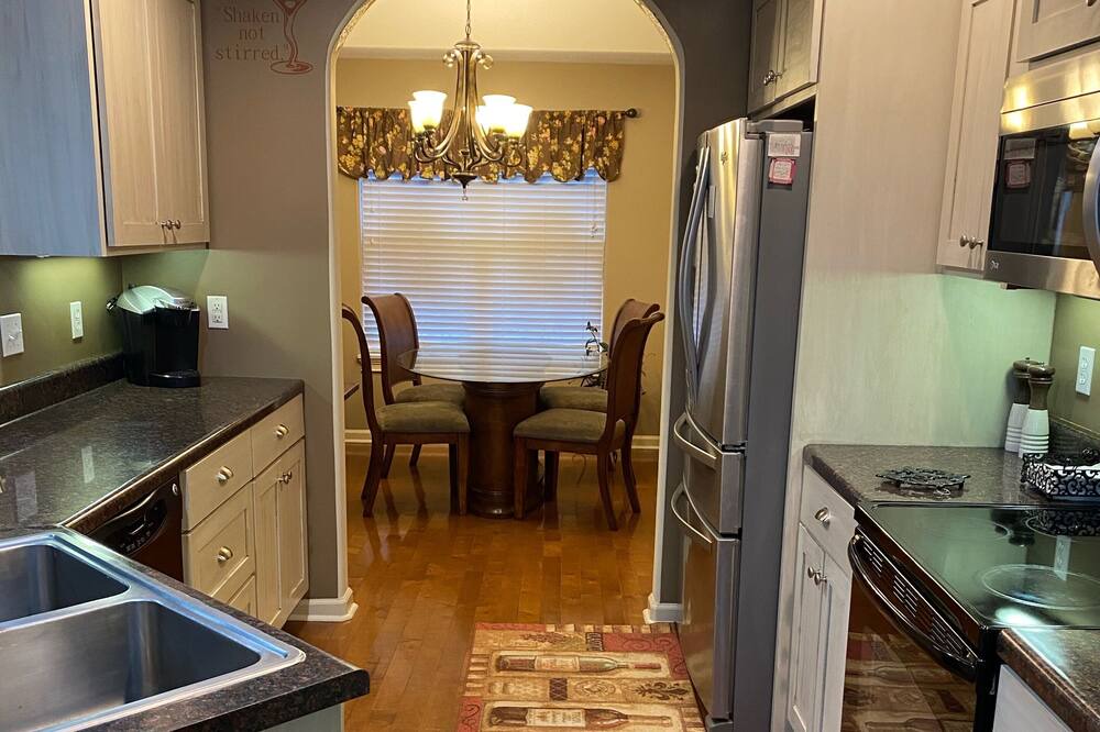 Photo of Kitchen in Guntersville