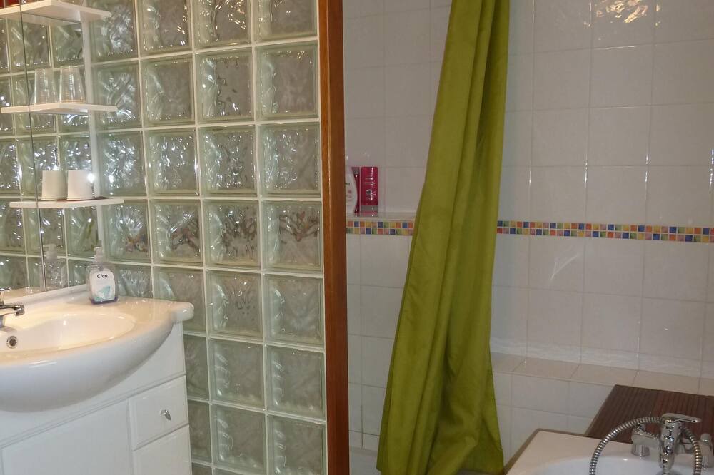 Photo of Bathroom in Vergeze