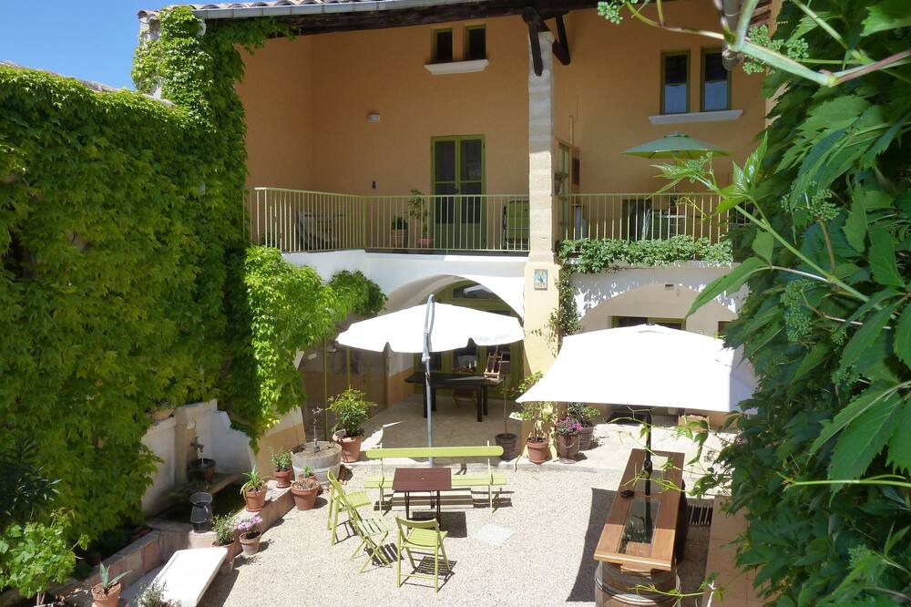 Photo of Outdoor in Vergeze
