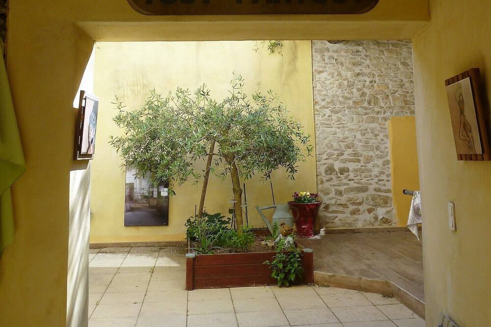 Photo of Outdoor in Vergeze