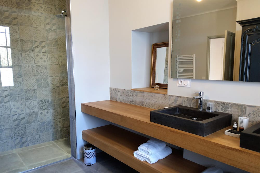 Photo of Bathroom in Labruguiere