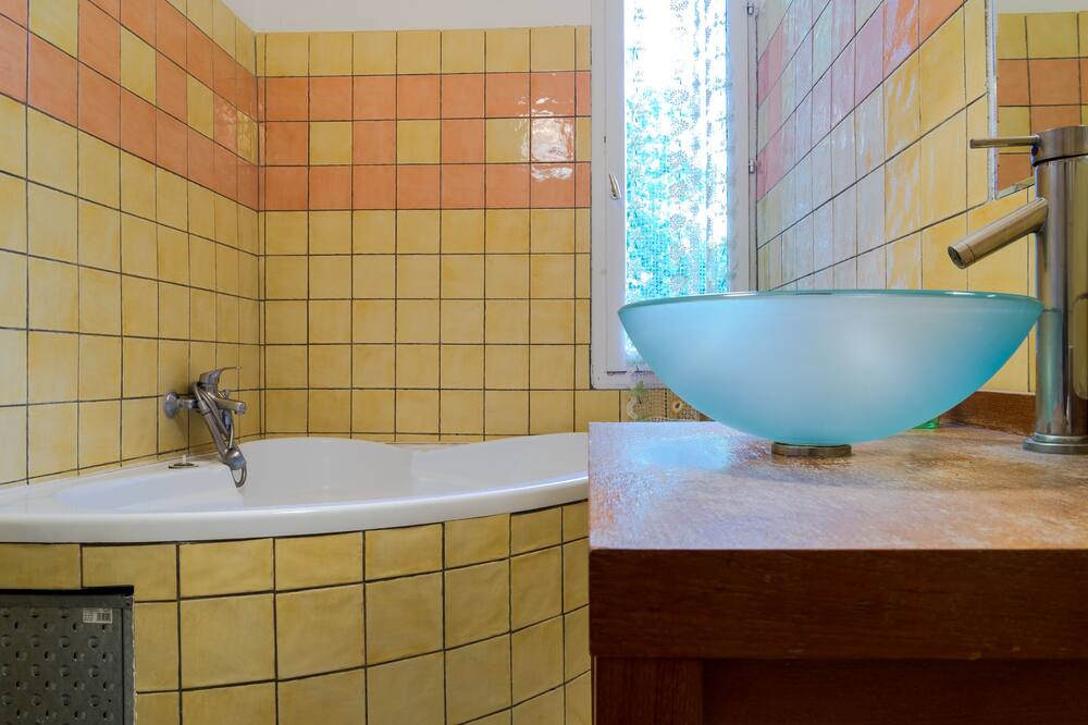 Photo of Bathroom in Theza