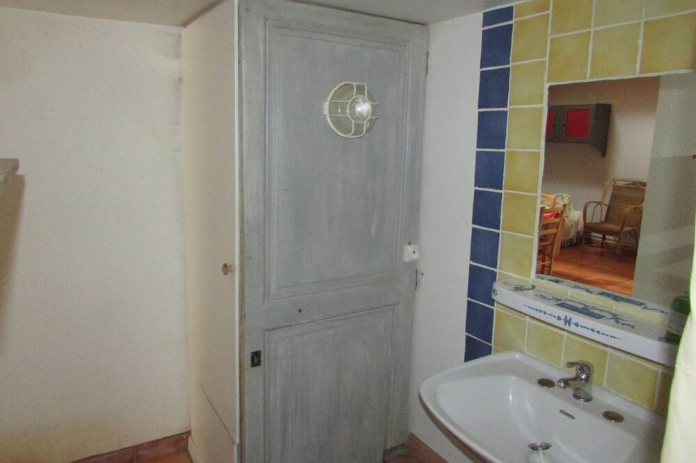 Photo of Bathroom in Saint-Nazaire