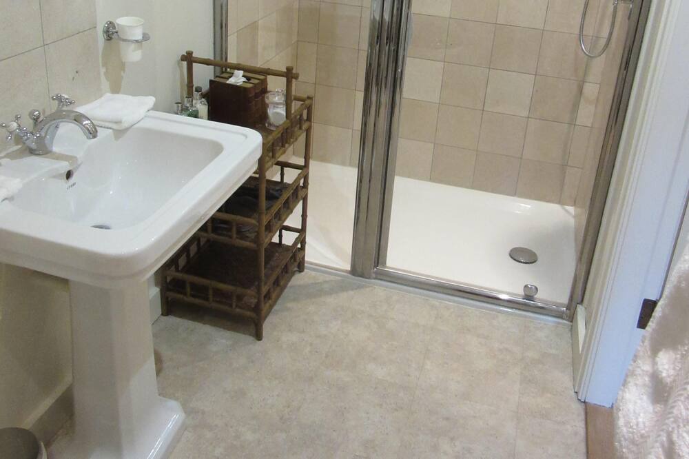 Photo of Bathroom in Louresse-Rochemenier