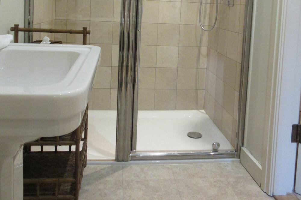 Photo of Bathroom in Louresse-Rochemenier