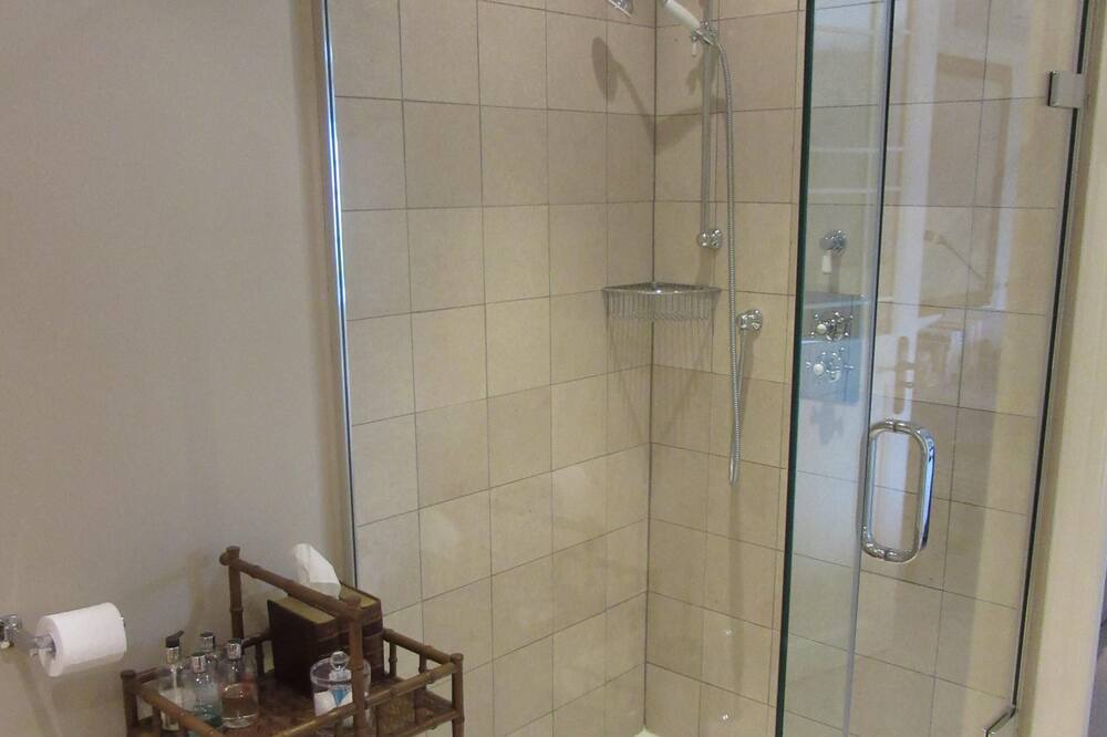 Photo of Bathroom in Louresse-Rochemenier