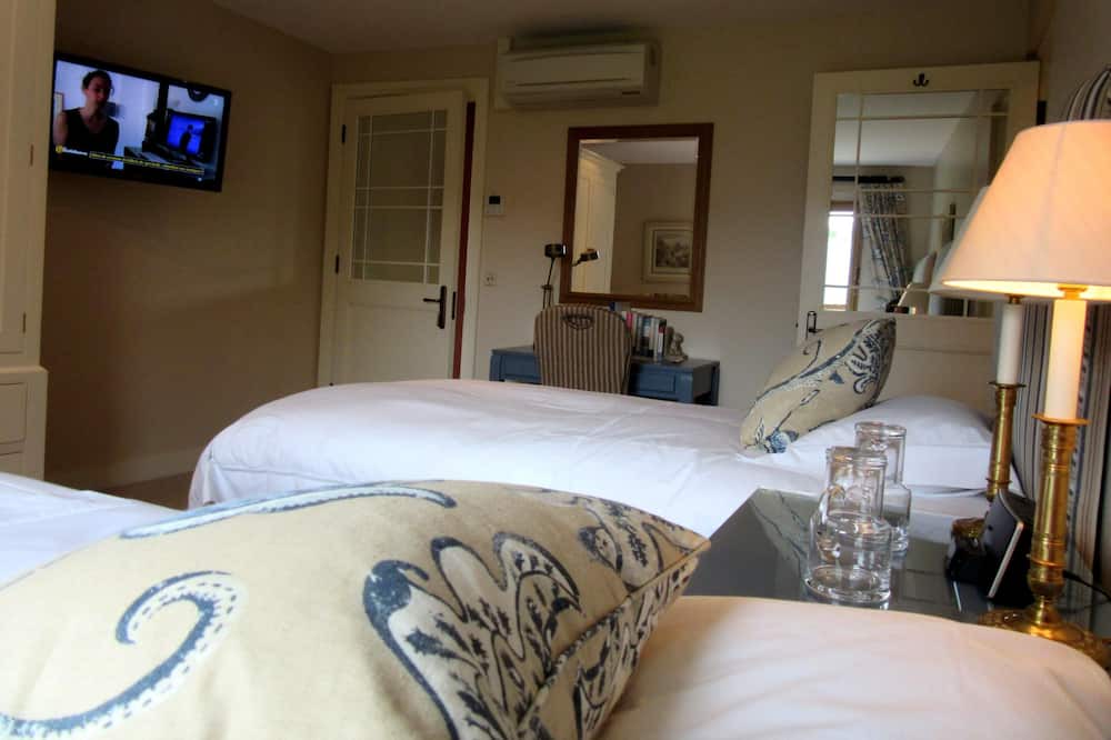 Photo of Others in Louresse-Rochemenier