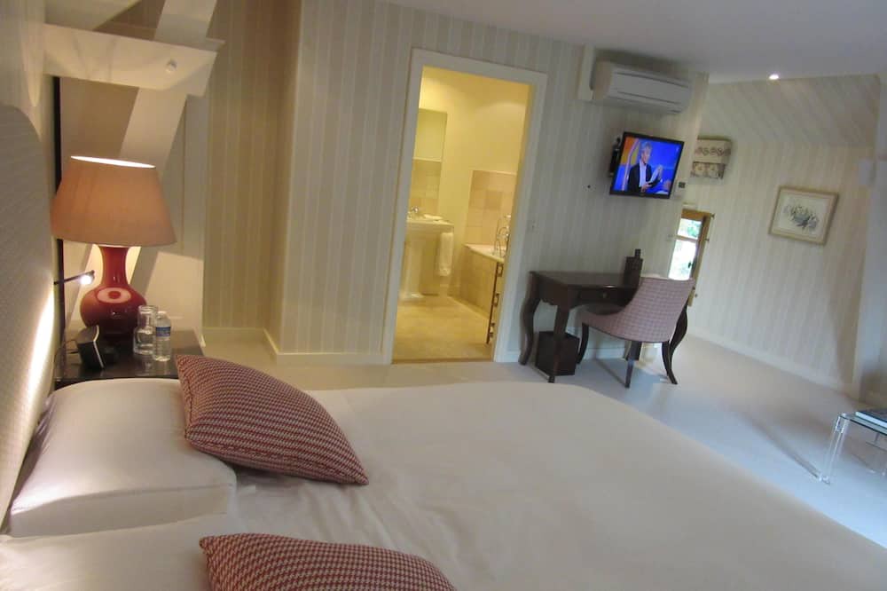 Photo of Others in Louresse-Rochemenier