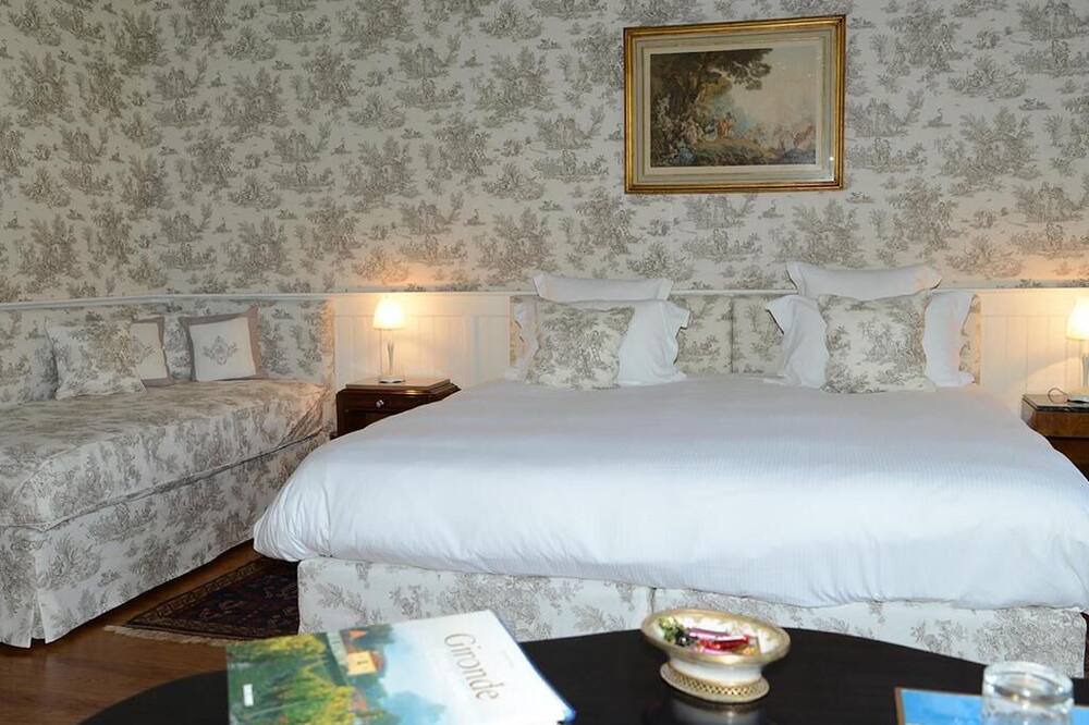 Photo of Others in Saint Palais