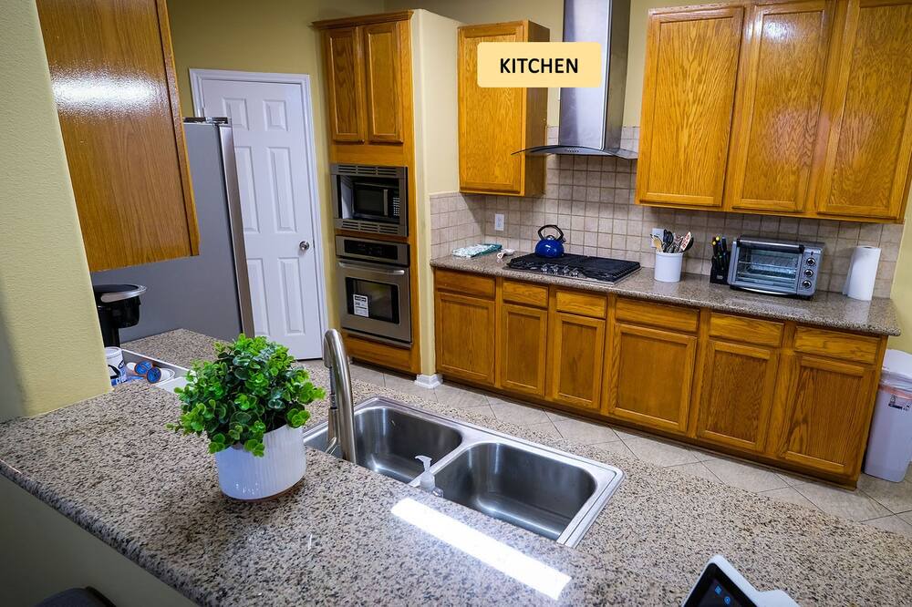Photo of Kitchen in Riverpark West