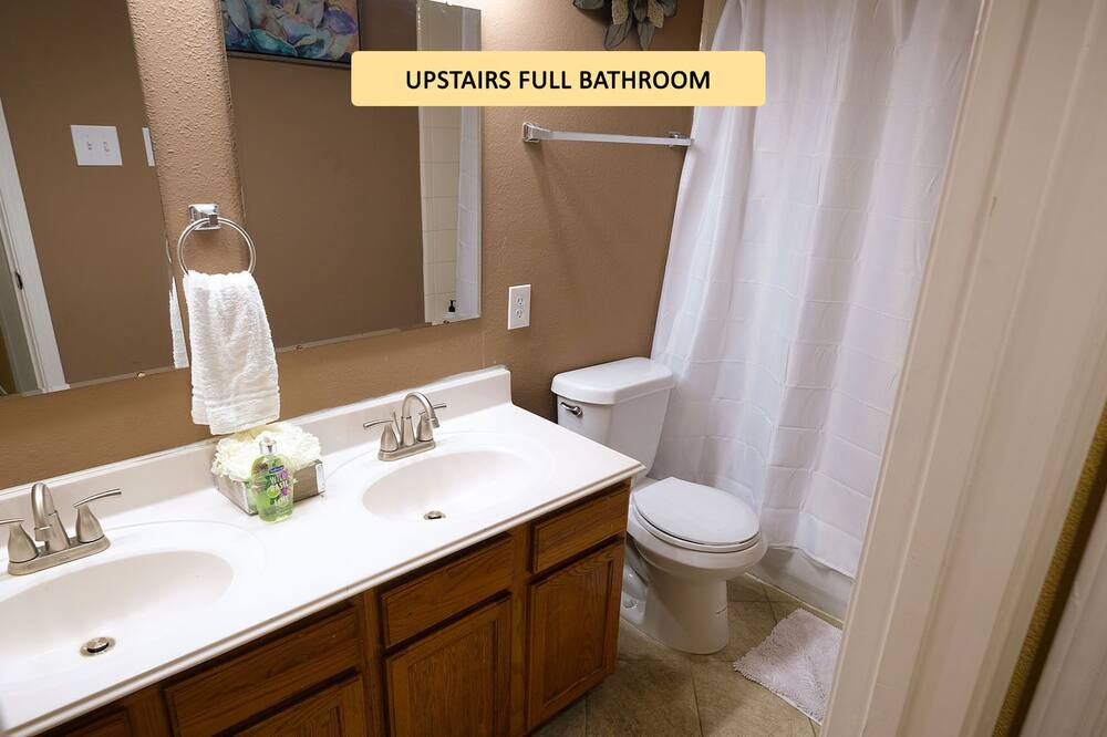 Photo of Bathroom in Riverpark West