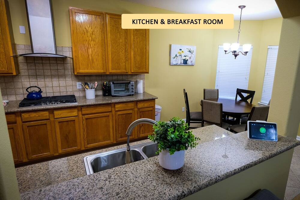 Photo of Kitchen in Riverpark West