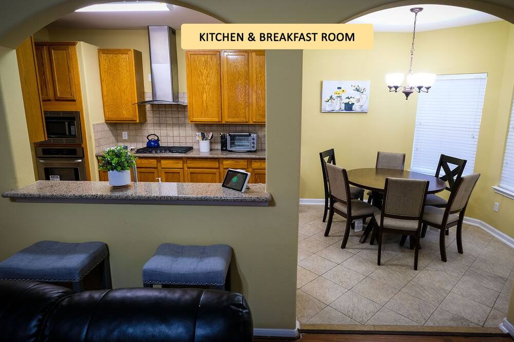 Photo of Livingroom in Riverpark West