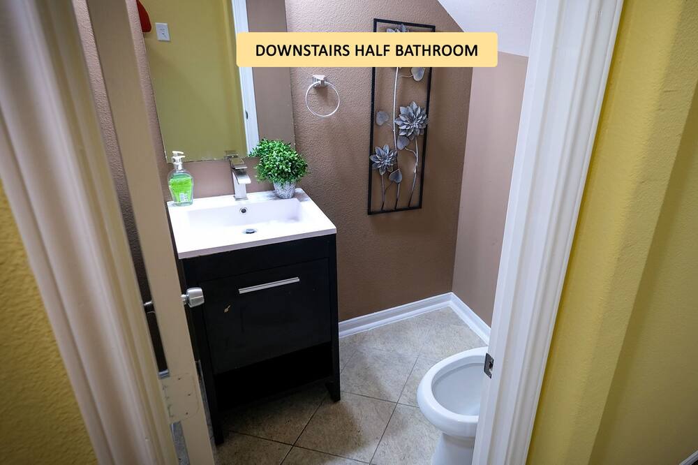 Photo of Bathroom in Riverpark West