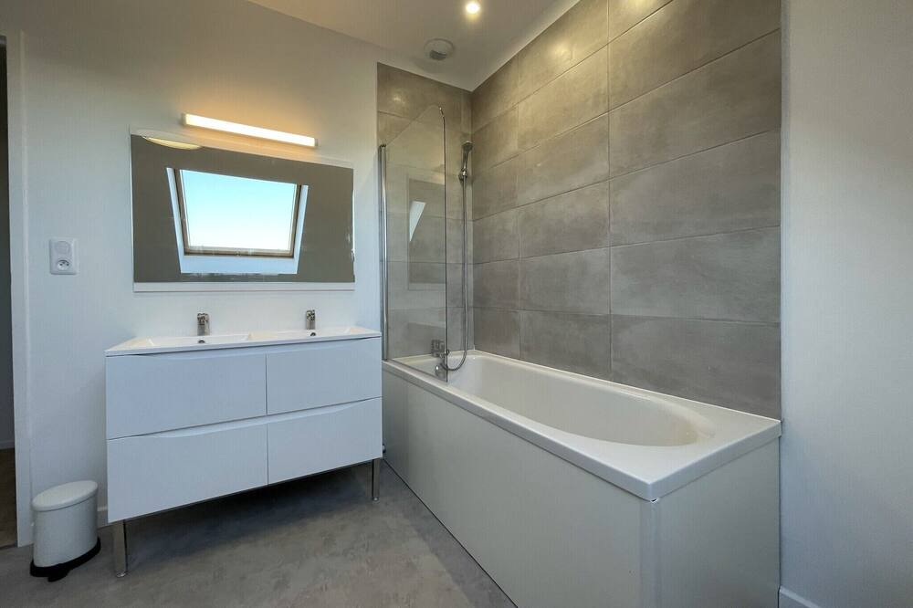 Photo of Bathroom in Esvres