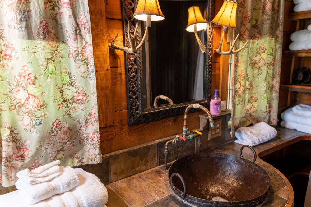 Photo of Bathroom in Satin