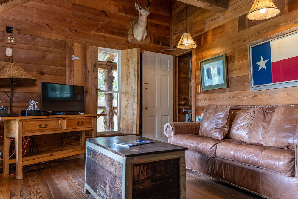 Photo of Livingroom in Satin