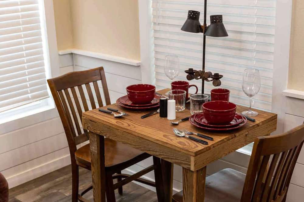 Photo of Kitchen in Satin
