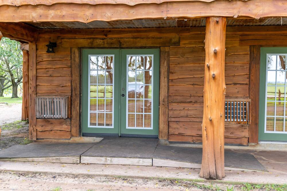 Photo of Outdoor in Satin
